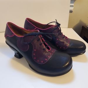 John Fluevog KITSCHY KITSCHY BOOM BOOM VIV LOW-HEELED LEATHER LACE-UP 11 EUC